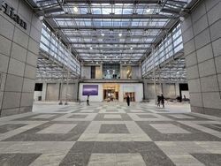 UE Square (D9), Office #546329341